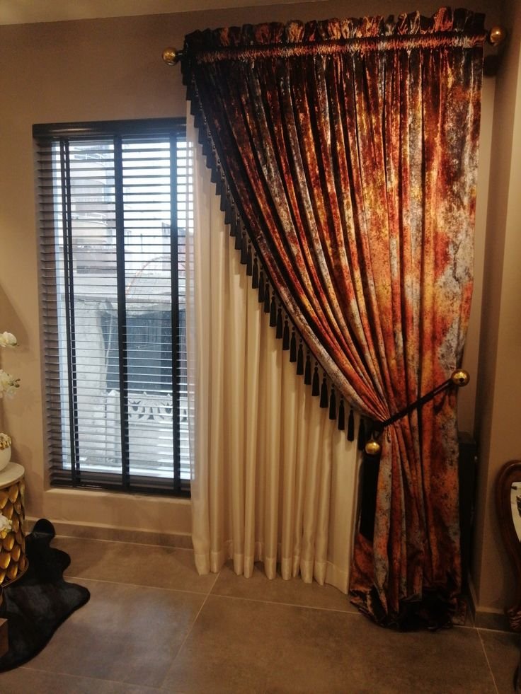 Expert Velvet Curtain Measurement and Installation Services