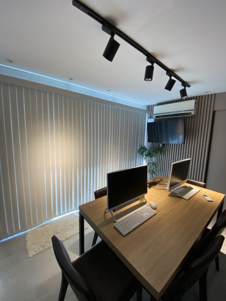 commercial window blinds