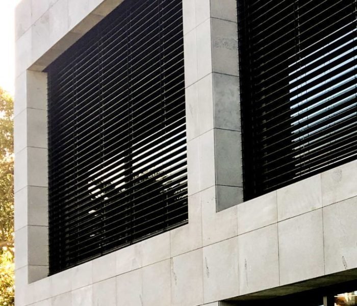 How Do Venetian Blinds Help Control Privacy, Sunlight & Heat?